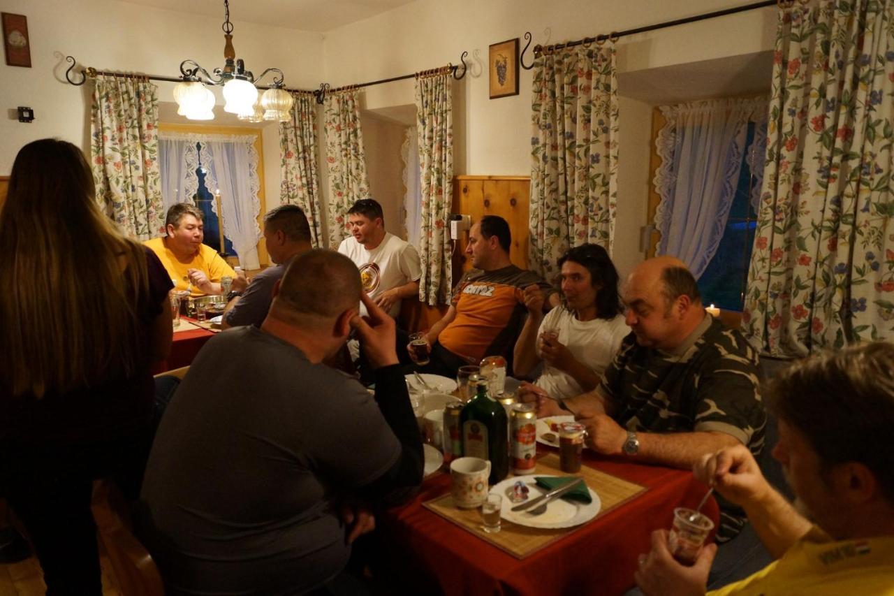Haus Fiegl Ξενοδοχείο Oetz Εξωτερικό φωτογραφία